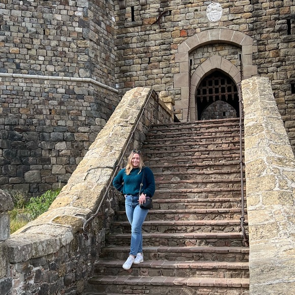 Meet your Posher, A - Picture 3 of 3